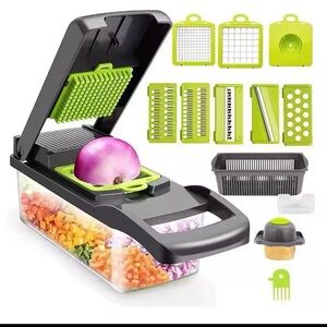 Multifunctional Green and Gray Vegetable Chopper